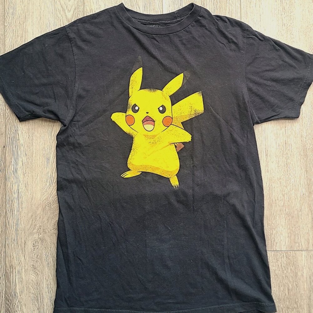 Pokémon Black Pikachu t-shirt, size Small